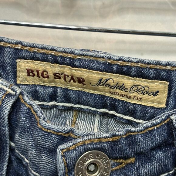 Big Star Maddie Mid-Rise Fit Boot Cut Jeans Women's Size 26L Medium Wash - Picture 3 of 11